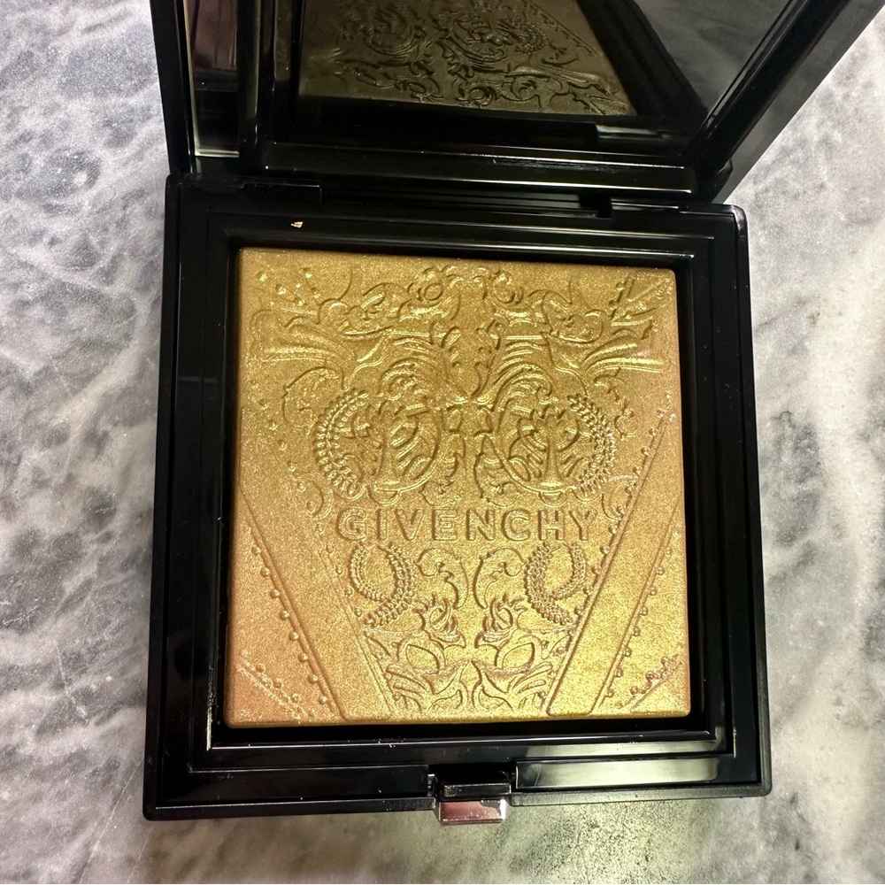 New Givenchy Shimmer Powder Highlighter‎ Shimmery Gold